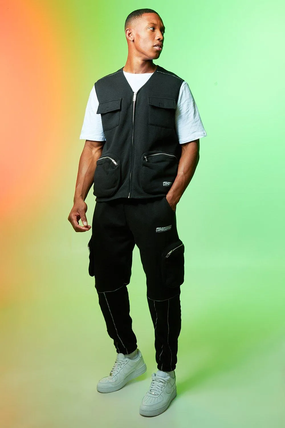 Official Man Trainingsanzug mit Utility-Weste