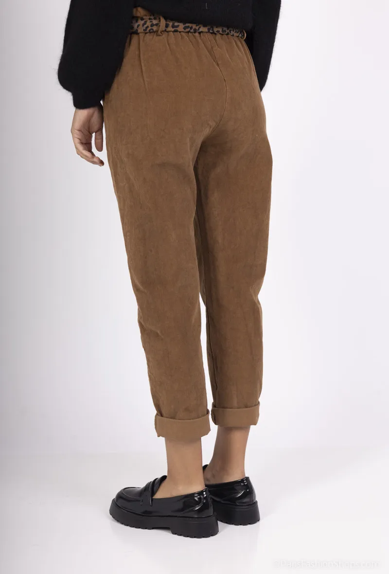 Samthose mit Gürtel mit Animal-Print